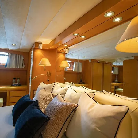 Ace Six Premier 5* Porto