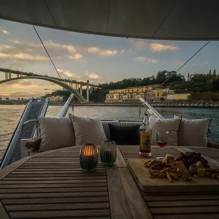 Hotel na wodzie Ace Six Premier Porto